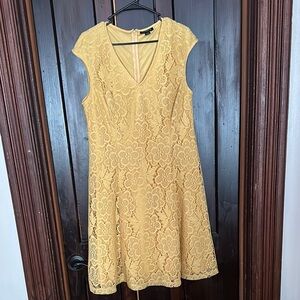 Liz Claiborne Yellow Midi Dress with Cap Sleeves and V-neck